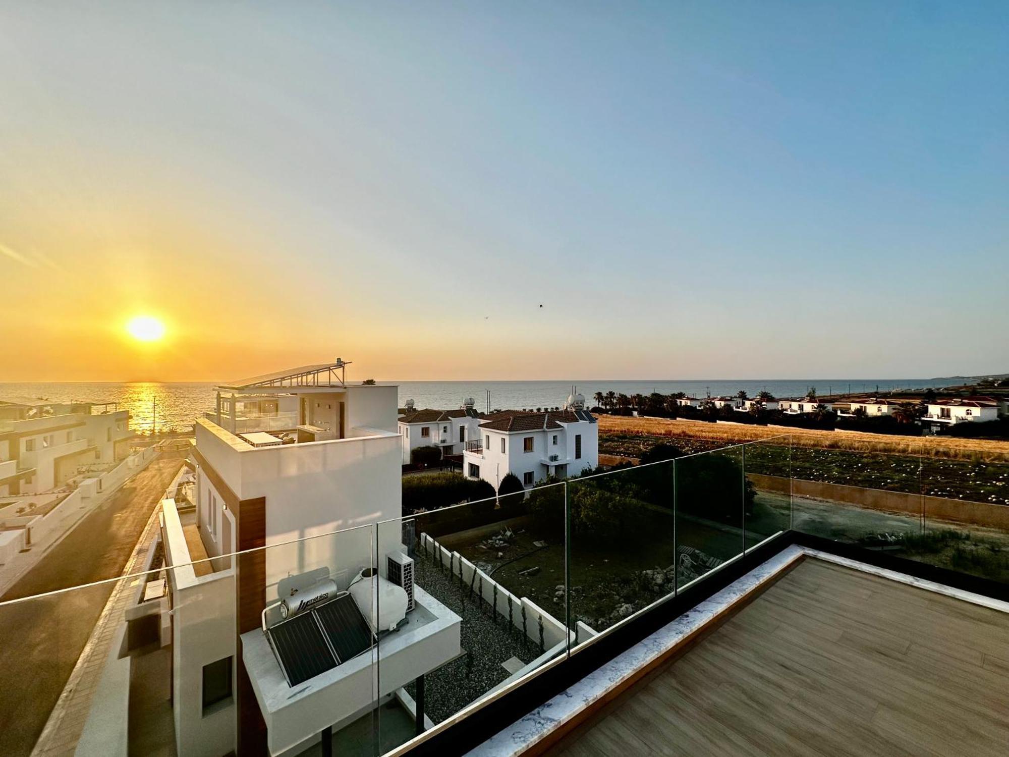 Santa Barbara Seafront Villas W Jacuzzi Pool Paphos Luaran gambar